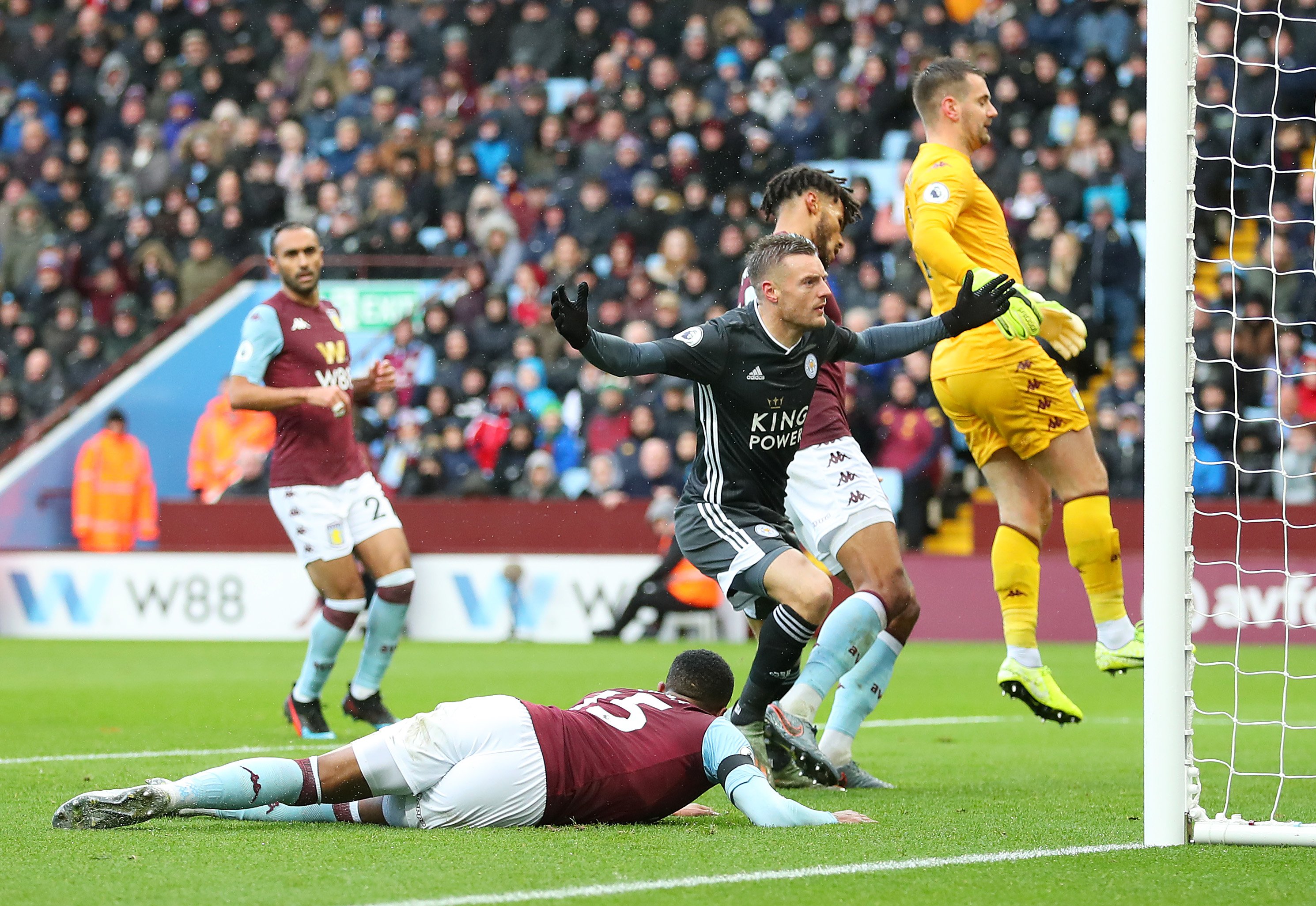 場上場下的 場上場下的